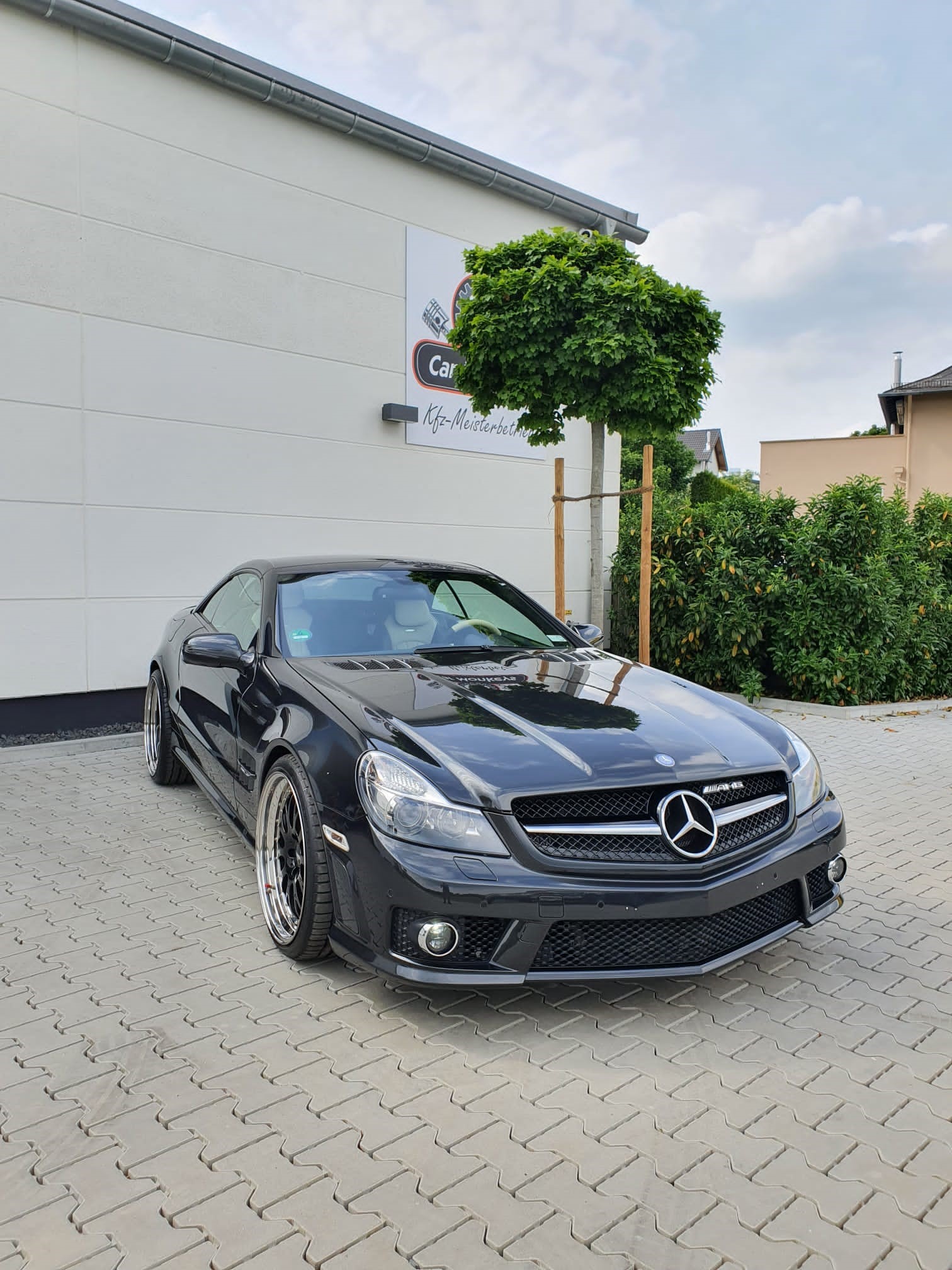 Read more about the article Mercedes SL 65 AMG