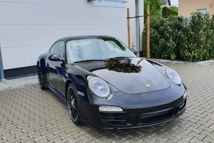 car_monkeys_porsche2